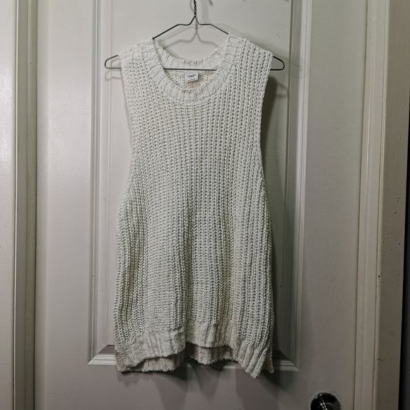 Abercrombie & Fitch Tops - Abercrombie & Fitch Cream Sleeveless Knit Tank
